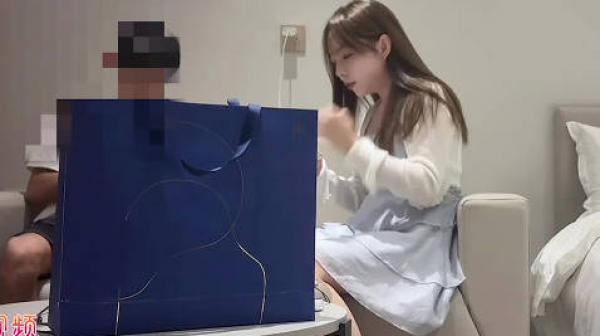 3000约的学生妹吻湿后再插入实在太享受